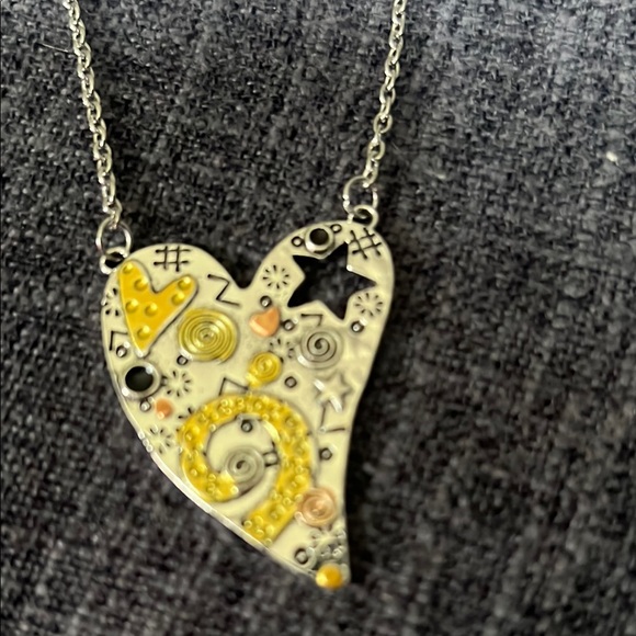 Artistic Heart Pendant Necklace - Picture 2 of 4